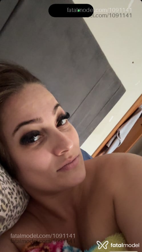 Acompanhante mulher loira (o) de olhos mel - Paolla Gouvea