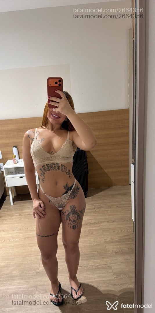 Acompanhante mulher ruiva (o) de olhos castanhos - Crystal Moura