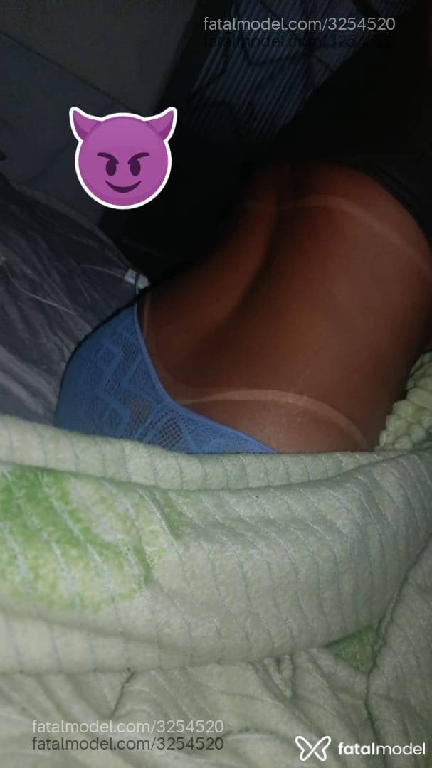 Acompanhante mulher morena (o) de olhos mel - Bruna