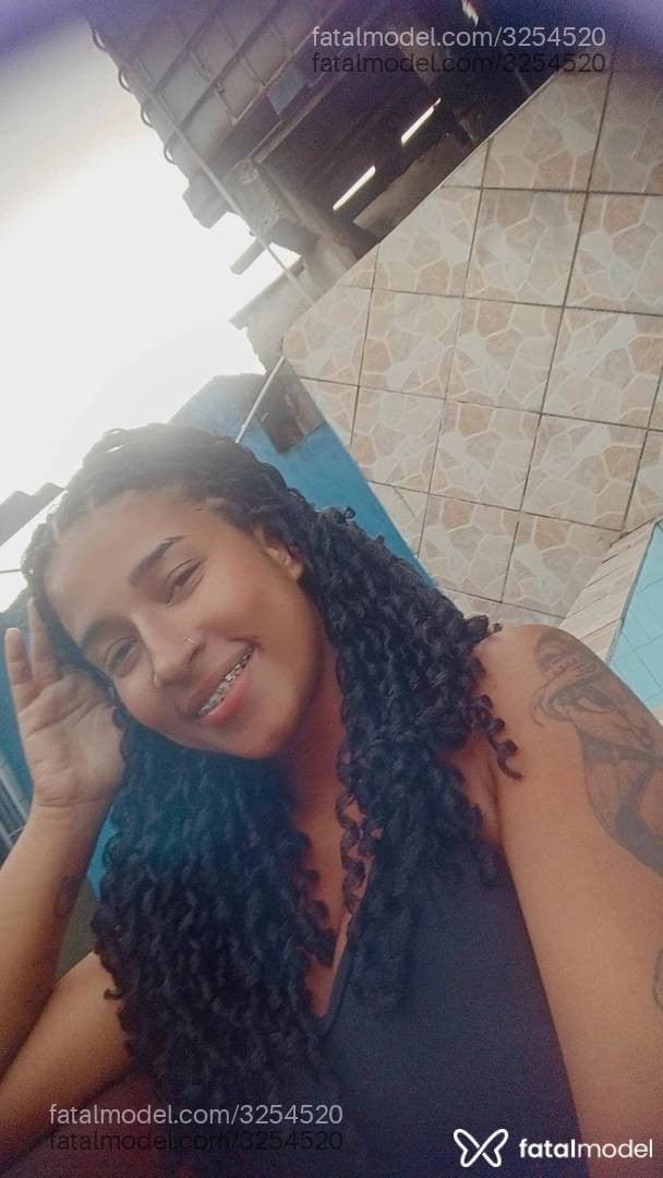 Acompanhante mulher morena (o) de olhos mel - Bruna
