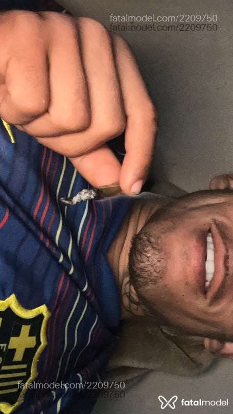 Acompanhante homem com cabelo castanho de olhos castanhos - Thiago