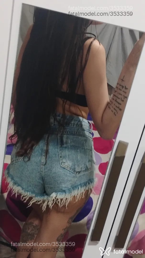 Acompanhante mulher com cabelo castanho de olhos castanhos - Alana