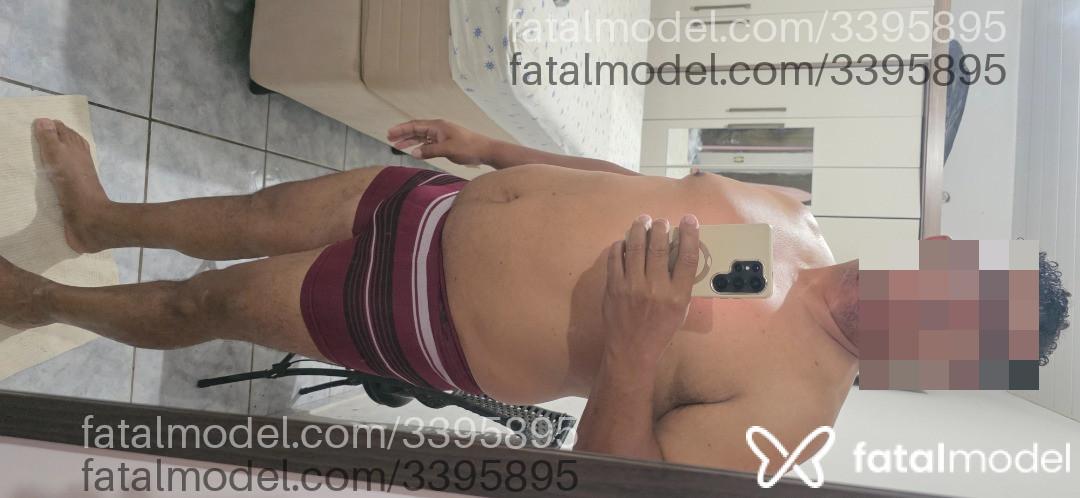 Acompanhante homem com cabelo castanho de olhos castanhos - Pedro