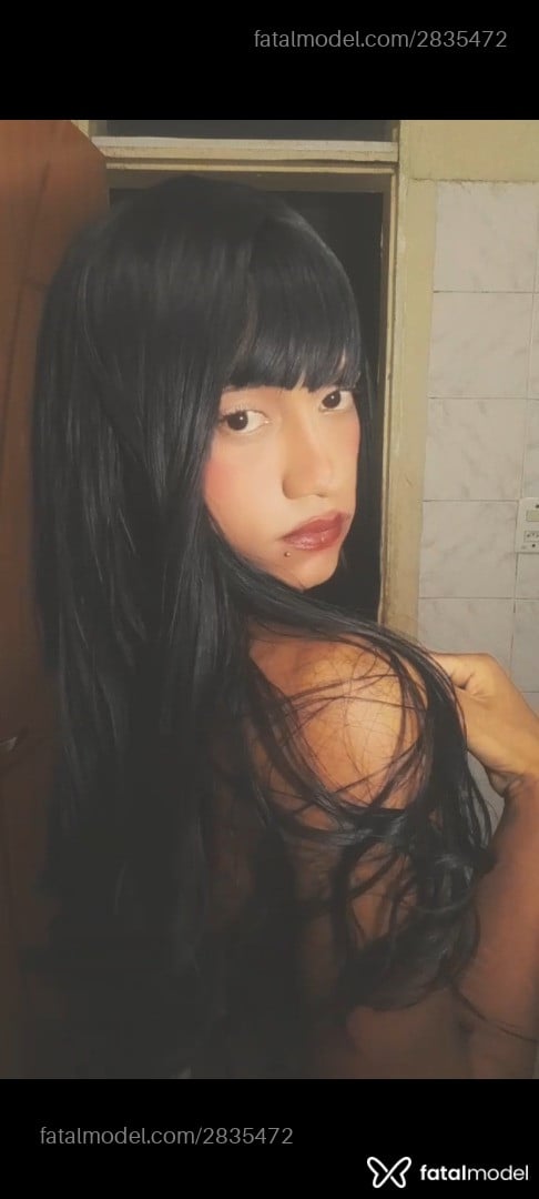 Acompanhante mulher trans morena (o) de olhos pretos - Amanda