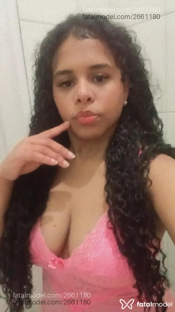 Acompanhante mulher com cabelo castanho de olhos castanhos - Victoria