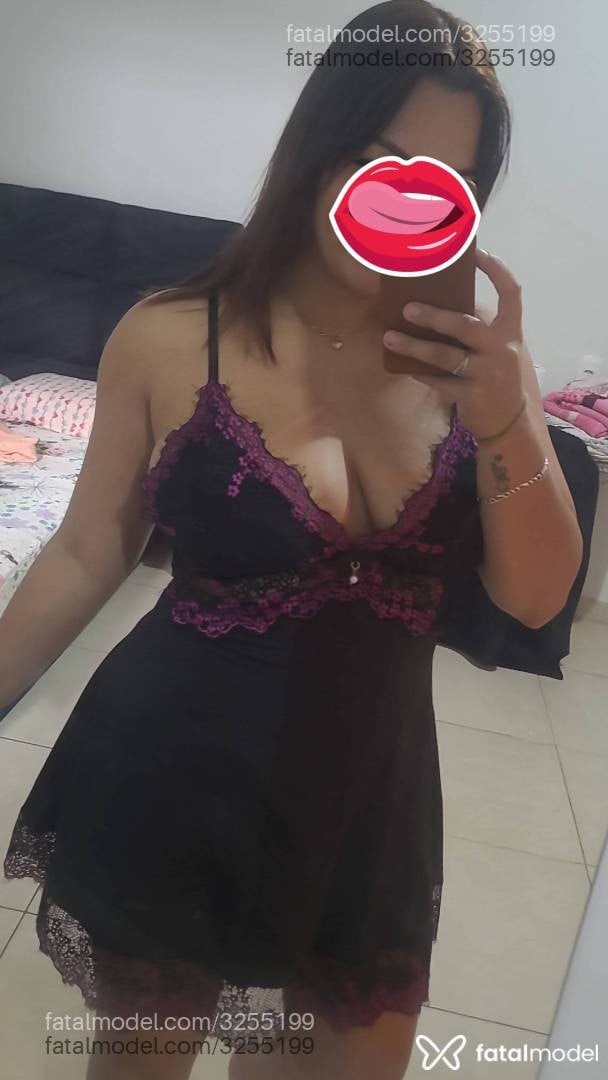 Acompanhante mulher com cabelo castanho de olhos azuis - Luna Valen Acompanhante mulher com cabelo castanho de olhos azuis - Luna Valen