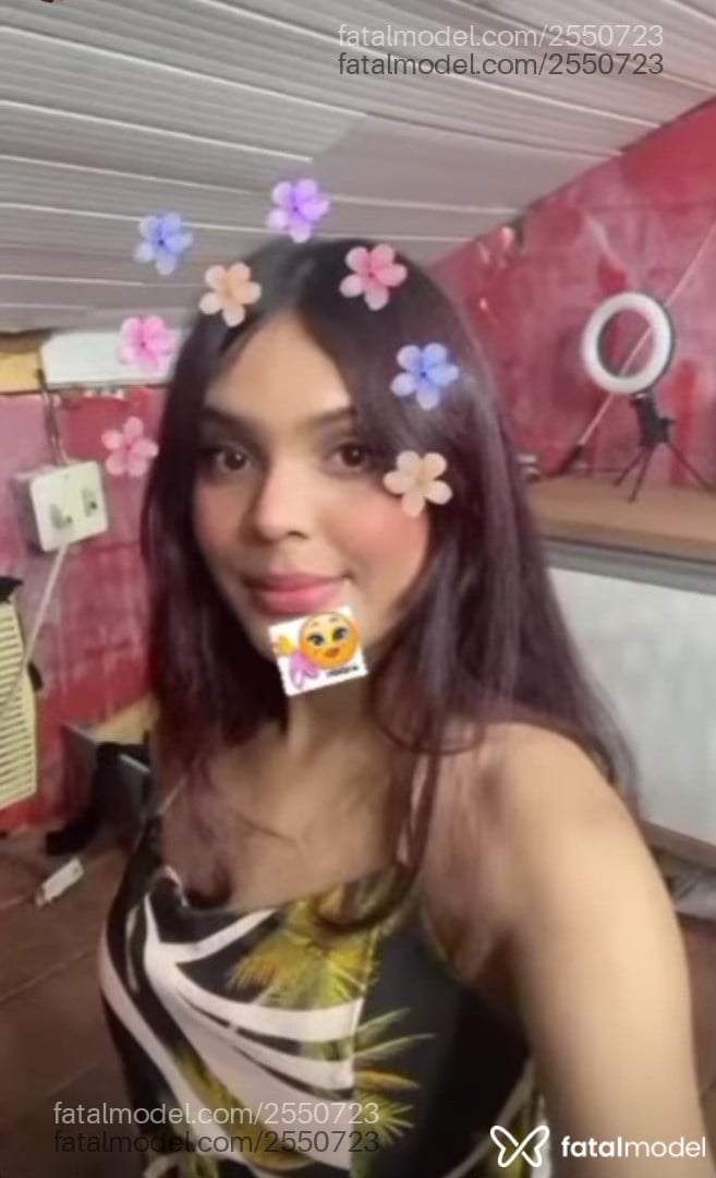 Acompanhante mulher trans morena (o) de olhos castanhos - Penelopy Dias