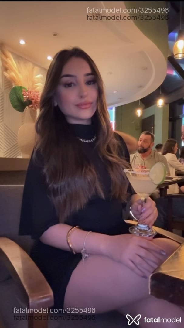Acompanhante mulher morena (o) de olhos castanhos - Sofia