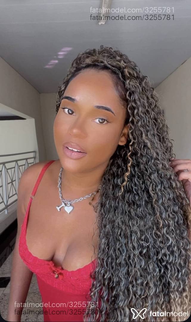 Acompanhante mulher morena (o) de olhos pretos em Divinópolis - Isabella Bella