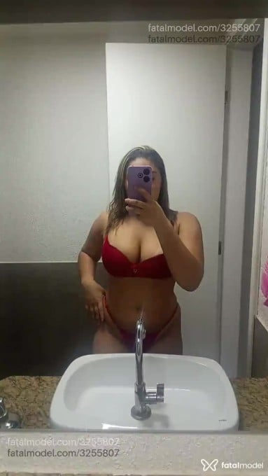 Acompanhante mulher loira (o) de olhos castanhos - Luna Ferreira
