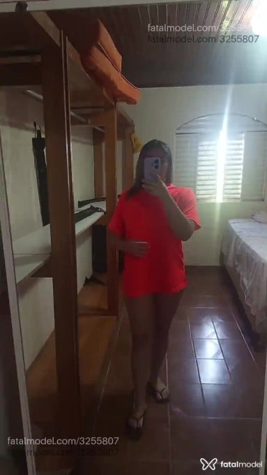 Acompanhante mulher loira (o) de olhos castanhos - Luna Ferreira