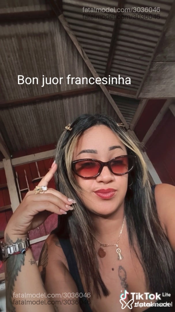 Acompanhante mulher com cabelo castanho de olhos castanhos - Angel