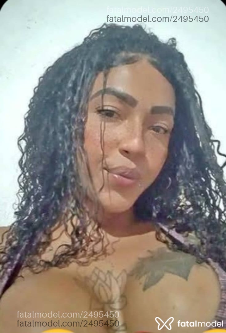 Acompanhante homem trans morena (o) de olhos castanhos - Shofia