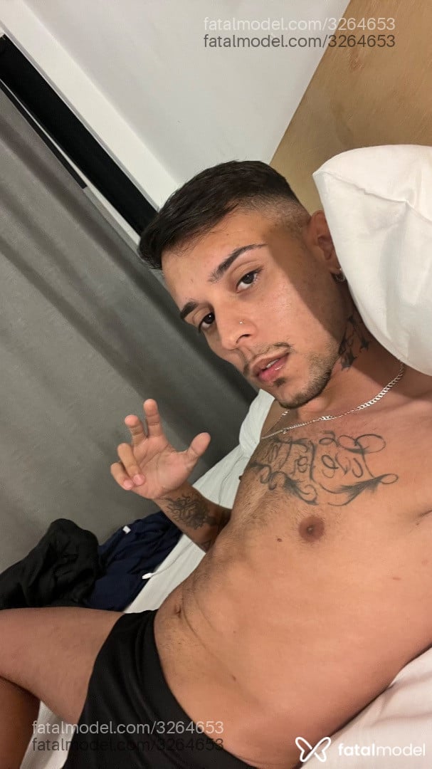 Acompanhante homem morena (o) de olhos pretos - Miguel