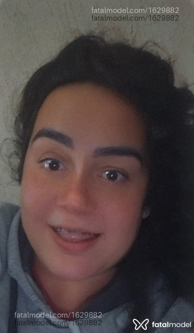 Acompanhante mulher trans morena (o) de olhos castanhos - Larissa Alves