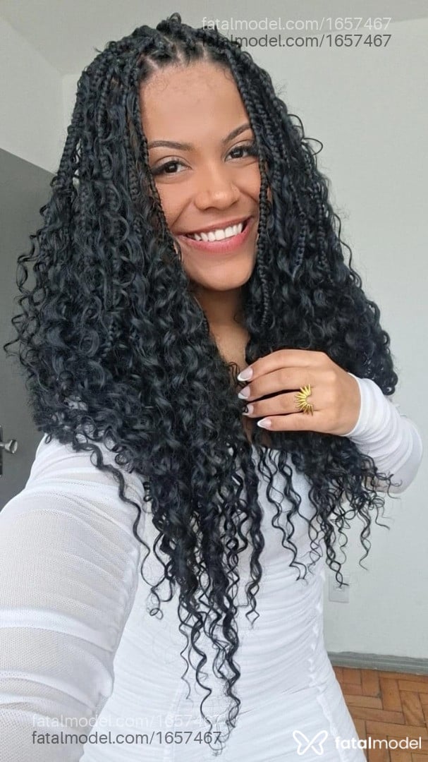 Acompanhante mulher morena (o) de olhos castanhos - Balestrini