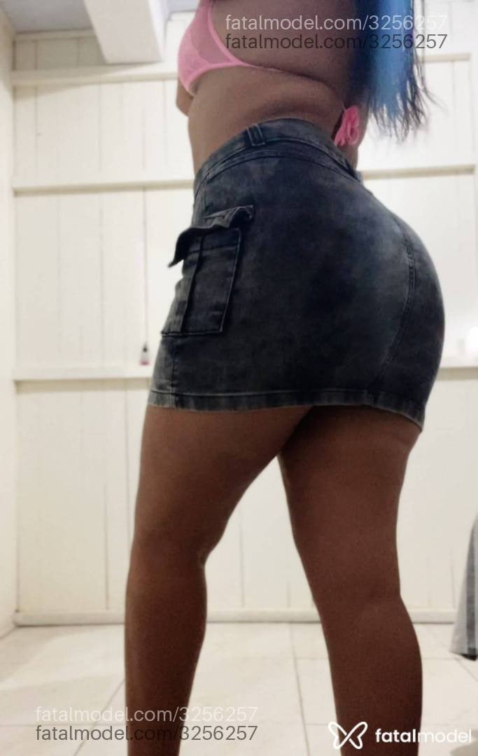 Acompanhante mulher morena (o) de olhos castanhos - Yasmin Vitória