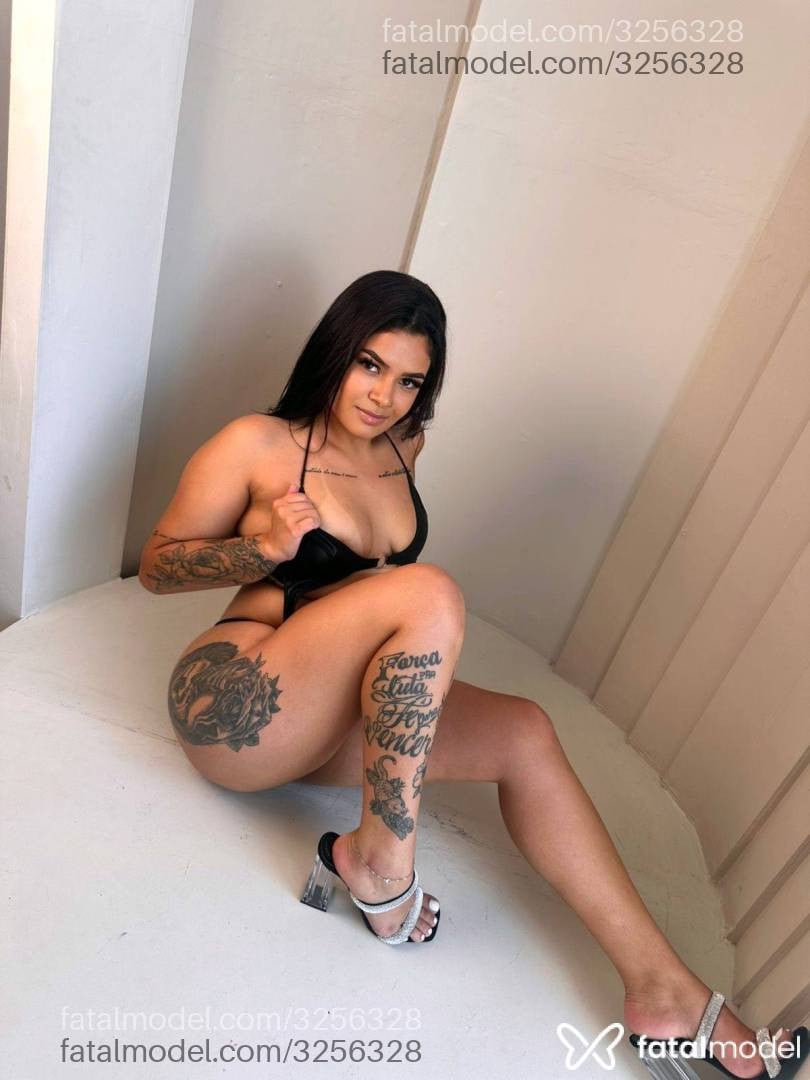 Acompanhante mulher morena (o) de olhos castanhos - Maysa Becker