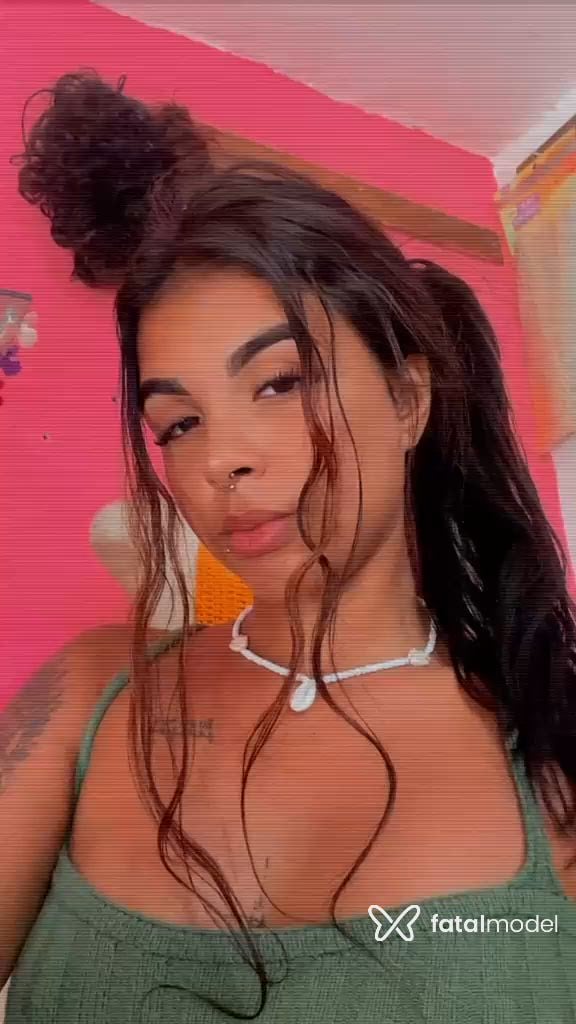 Acompanhante mulher morena (o) de olhos castanhos - Estelar Acompanhante mulher morena (o) de olhos castanhos - Estelar