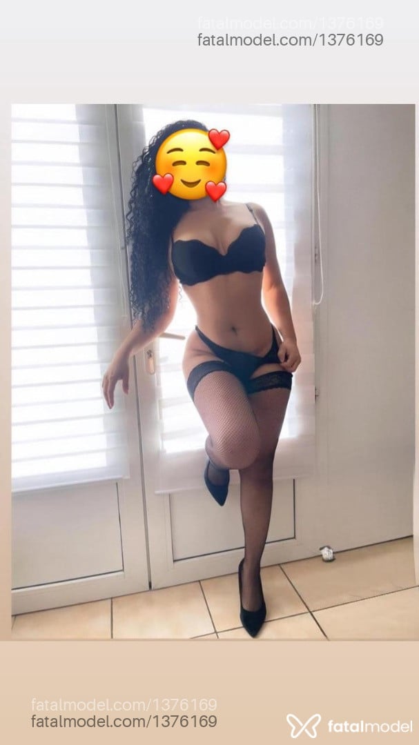Acompanhante mulher morena (o) de olhos castanhos - Carla