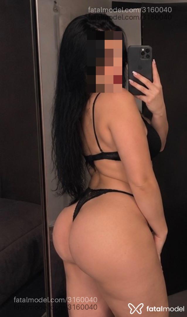 Acompanhante mulher morena (o) de olhos castanhos - Victoria