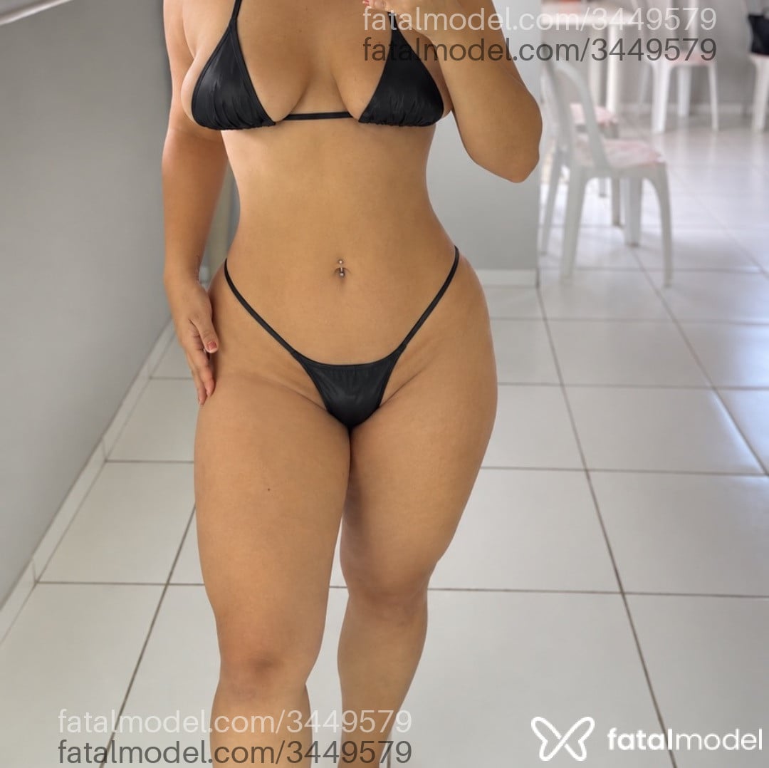 Acompanhante mulher loira (o) de olhos castanhos - Bruna