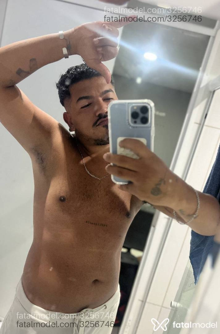 Acompanhante homem morena (o) de olhos pretos em Rio de Janeiro - Gustavo