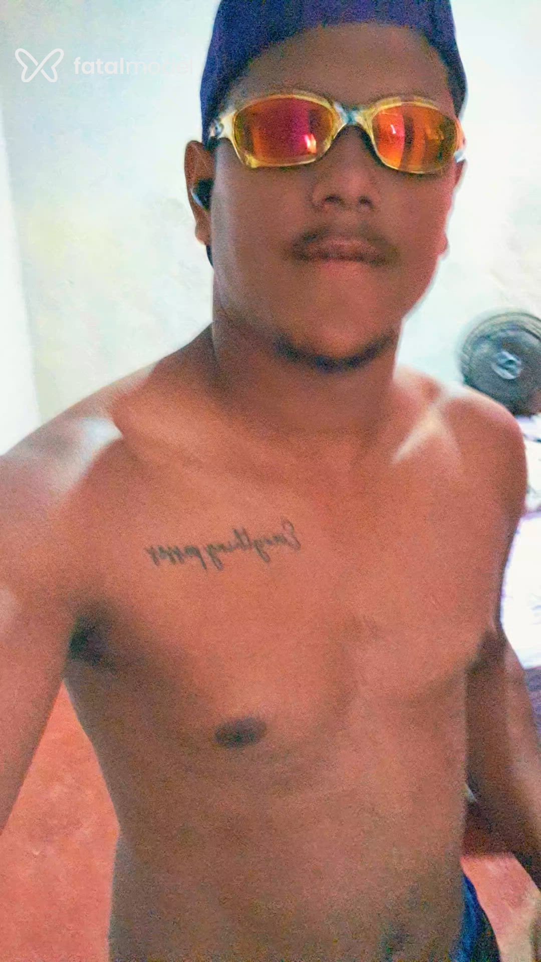 Acompanhante homem com cabelo castanho de olhos pretos em São José do Rio Preto Acompanhante homem com cabelo castanho de olhos pretos em São José do Rio Preto - Henrique Silva
