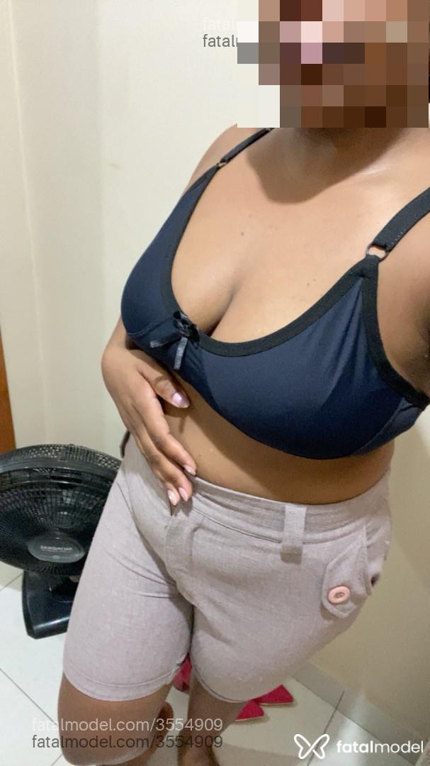 Acompanhante mulher com cabelo castanho de olhos castanhos - Pimentarosa