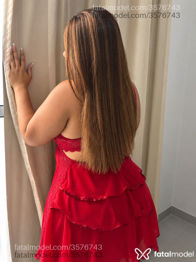 Acompanhante mulher com cabelo castanho de olhos castanhos - Aylla