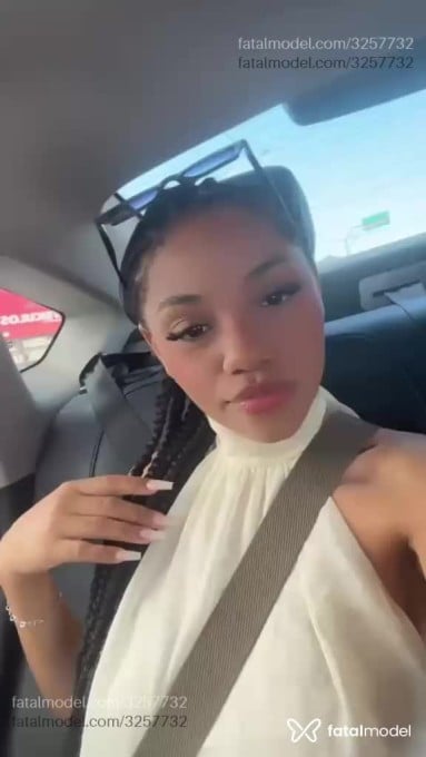 Acompanhante mulher morena (o) de olhos castanhos em São Paulo Acompanhante mulher morena (o) de olhos castanhos em São Paulo - Vick