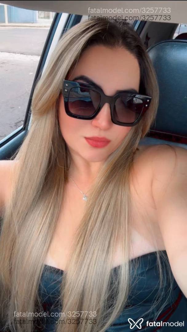 Acompanhante mulher loira (o) de olhos castanhos - Pantera Gold