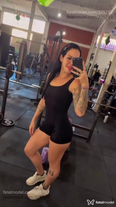 Acompanhante mulher morena (o) de olhos castanhos - Jade Ferraz