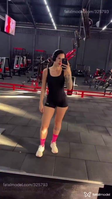 Acompanhante mulher morena (o) de olhos castanhos - Jade Ferraz