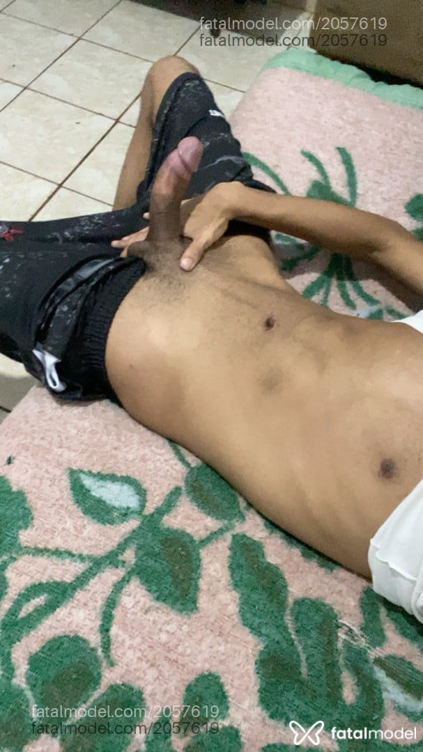 Acompanhante homem morena (o) de olhos castanhos - Novinhosugarbaby