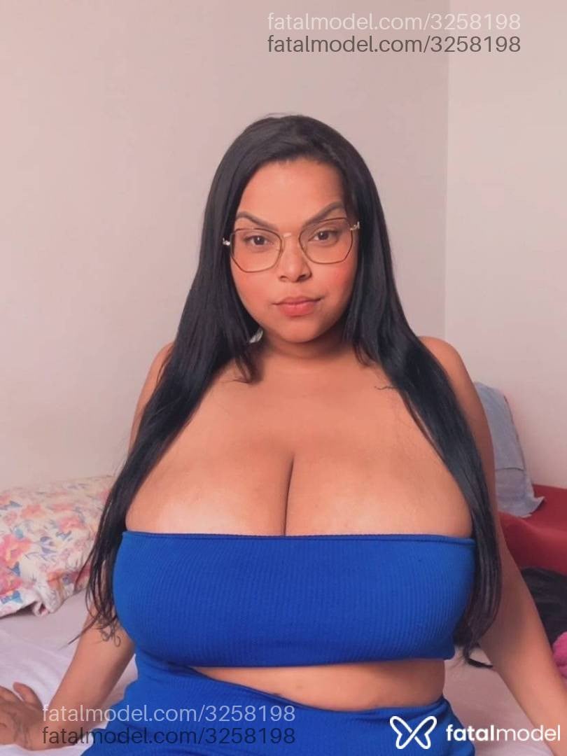 Acompanhante mulher morena (o) de olhos castanhos - Anaally