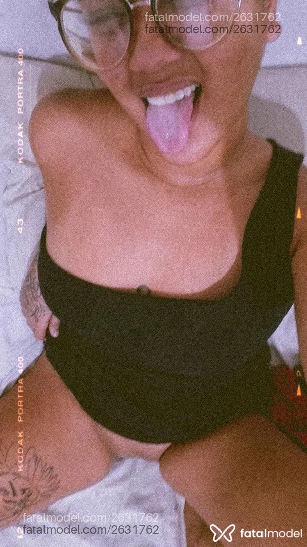 Acompanhante mulher com cabelo castanho de olhos castanhos - Lilica