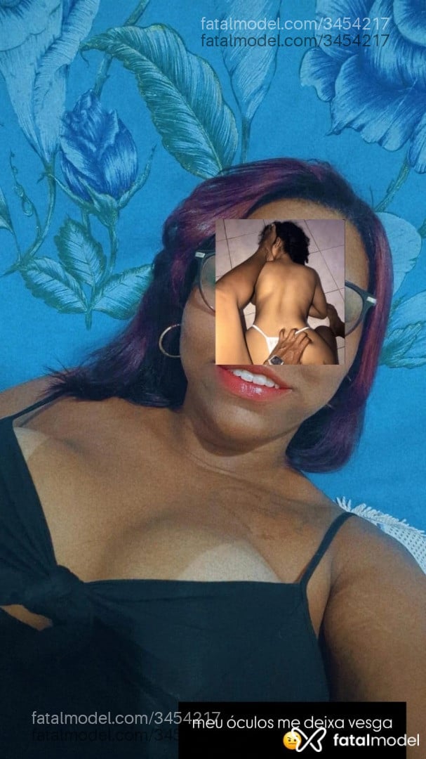 Acompanhante mulher ruiva (o) de olhos pretos - Morena