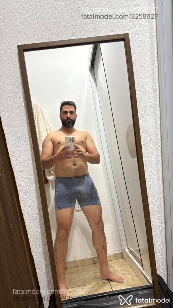 Acompanhante homem com cabelo castanho de olhos castanhos em Belo Horizonte Acompanhante homem com cabelo castanho de olhos castanhos em Belo Horizonte - Victor Andrade