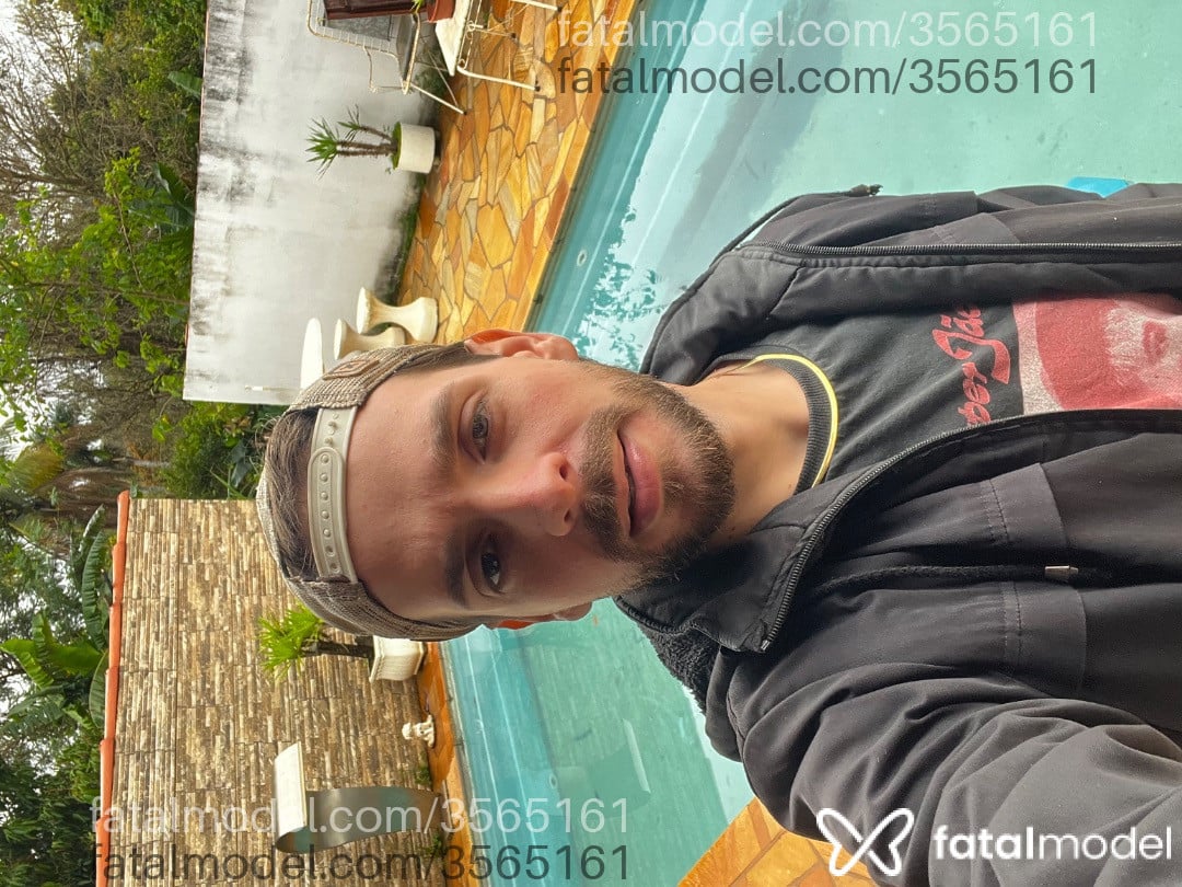 Acompanhante homem com cabelo castanho de olhos castanhos - Fernando Oliveira