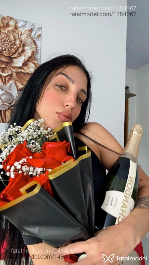 Acompanhante mulher morena (o) de olhos verdes - Mirela Fernandes
