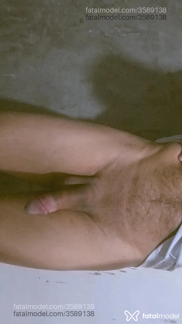 Acompanhante homem com cabelo castanho de olhos castanhos - Lara Oliveira