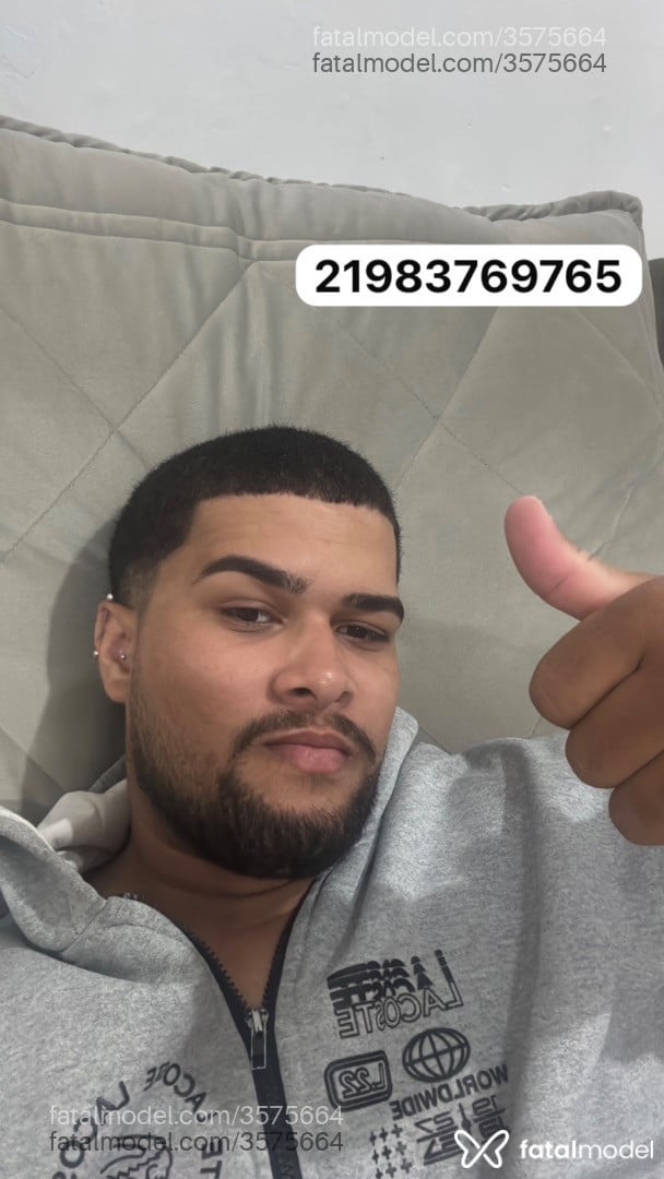 Acompanhante homem morena (o) de olhos castanhos - Neffe