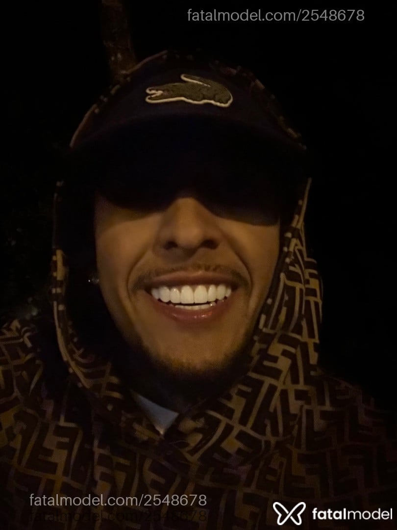 Acompanhante homem morena (o) de olhos mel - Brabox