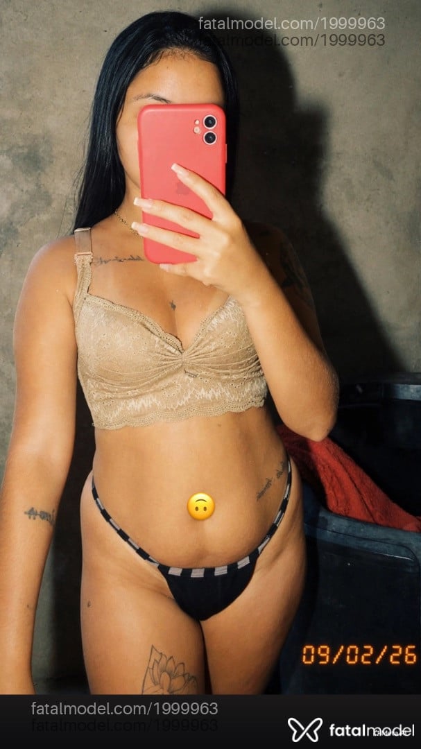 Acompanhante mulher morena (o) de olhos pretos - Rafaela
