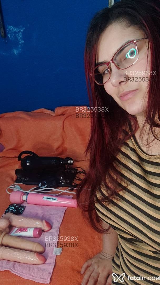Acompanhante mulher com cabelo colorido de olhos castanhos em Ibiúna Acompanhante mulher com cabelo colorido de olhos castanhos em Ibiúna - Ingrid Nynffa