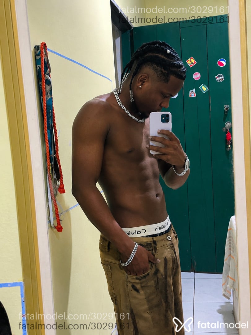 Acompanhante homem morena (o) de olhos castanhos - Emanuel