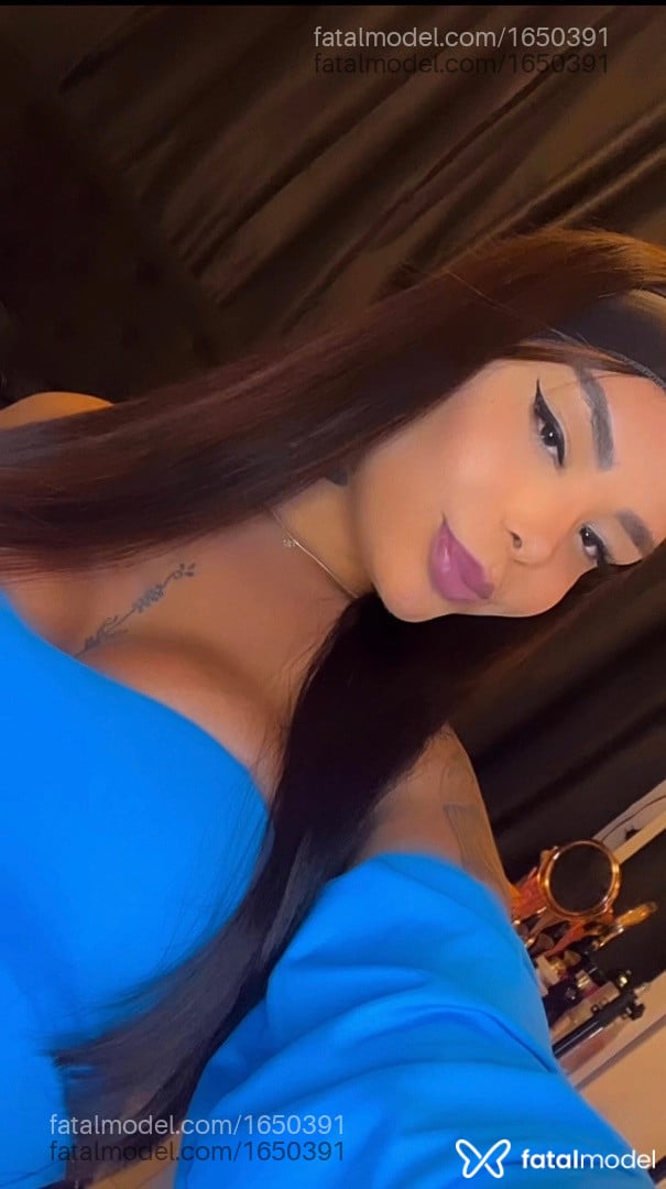 Acompanhante mulher trans morena (o) de olhos castanhos - Eduarda Mello