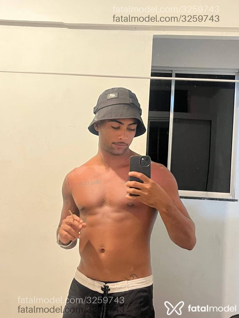 Acompanhante homem morena (o) de olhos castanhos em Rio de Janeiro - Israel Oliveira