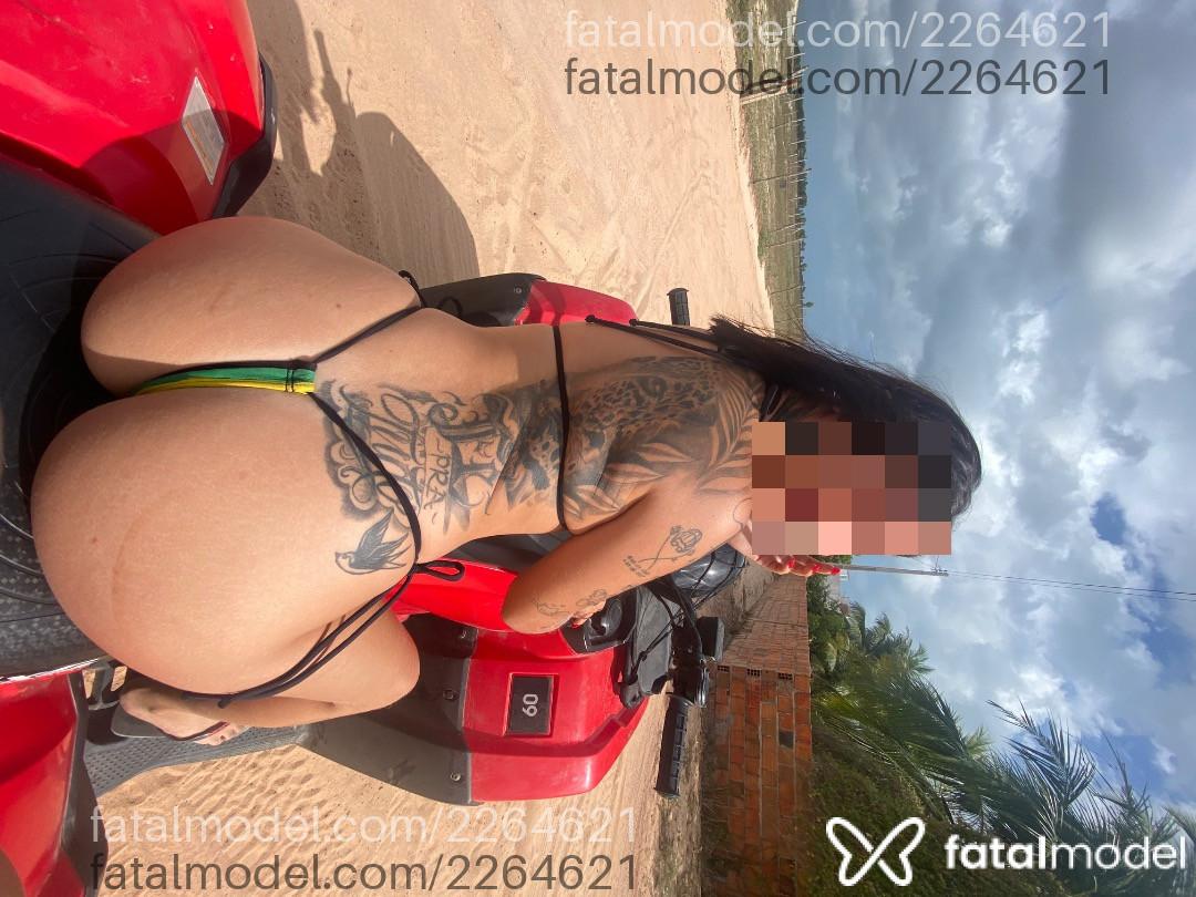 Acompanhante mulher com cabelo castanho de olhos castanhos - Ribeiro